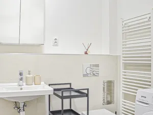 Pronájem bytu 1+kk, Chýnice, Karlštejnská, 38 m2