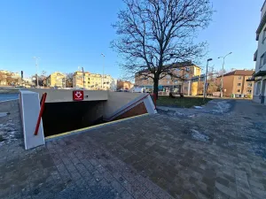 Pronájem bytu 2+kk, Praha - Kobylisy, Uzavřená, 48 m2