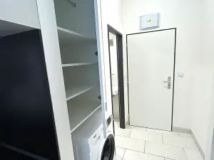 Pronájem bytu 1+kk, Praha - Vysočany, Poděbradská, 25 m2