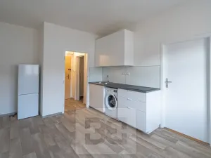 Pronájem bytu 2+kk, Praha - Vršovice, Novorossijská, 38 m2