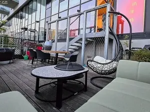 Pronájem atypického bytu, Praha - Smíchov, Kobrova, 182 m2