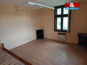 Pronájem skladu, Doksy, Valdštejnská, 1730 m2