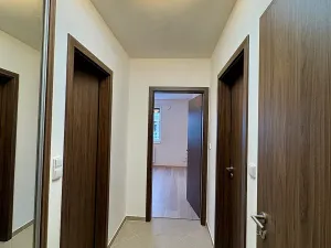 Pronájem bytu 2+kk, Praha, Čakovická, 55 m2