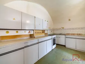 Prodej bytu 2+1, Teplá, Masarykovo náměstí, 146 m2