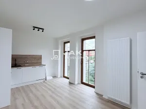 Pronájem bytu 2+kk, Praha - Liboc, Jenečská, 34 m2