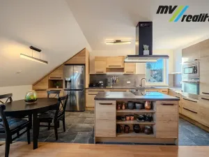 Prodej bytu 4+kk, Milovice, Kaštanová, 131 m2