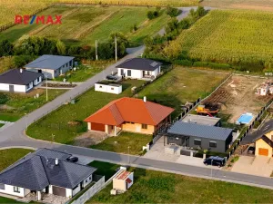 Prodej rodinného domu, Bánov, 197 m2