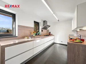 Prodej vily, Praha - Klánovice, Zádražanská, 330 m2