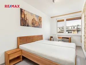 Pronájem bytu 2+kk, Praha - Vysočany, Podkovářská, 54 m2