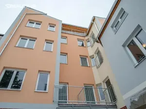Pronájem bytu 1+kk, Praha - Hlubočepy, Na Zlíchově, 21 m2