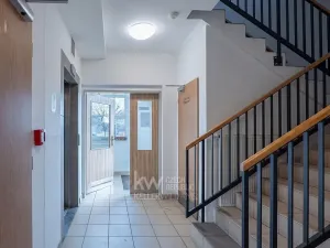 Pronájem bytu 1+kk, Praha - Horní Měcholupy, Hornoměcholupská, 32 m2