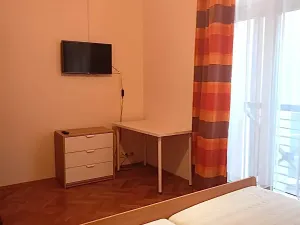 Pronájem bytu 2+kk, Praha - Žižkov, Orebitská, 45 m2