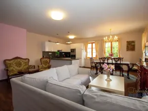 Pronájem atypického bytu, Mratín, Boční, 109 m2