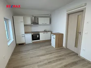 Pronájem bytu 1+kk, Kladno, Čermákova, 32 m2
