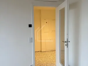 Pronájem bytu 2+kk, Praha - Radlice, U Komína, 45 m2