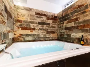 Prodej bytu 2+kk, Praha, Českomalínská, 54 m2