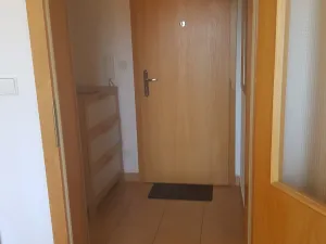 Pronájem bytu 1+kk, Dobřichovice, V Zahradách, 36 m2