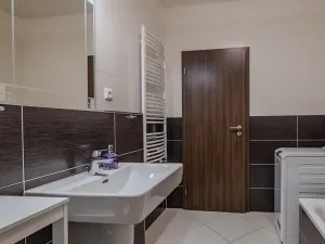 Prodej bytu 2+kk, Praha - Dolní Měcholupy, Honzíkova, 54 m2