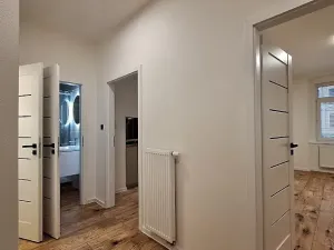 Pronájem bytu 2+kk, Praha, Bělohorská, 47 m2