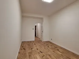 Pronájem bytu 2+kk, Praha, Bělohorská, 47 m2