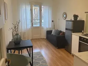 Pronájem bytu 2+kk, Praha - Libeň, náměstí Dr. Václava Holého, 44 m2