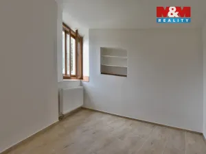 Pronájem bytu 3+kk, Nechanice, Husovo nám., 57 m2