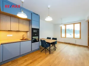 Pronájem bytu 2+kk, Praha - Radlice, U Komína, 53 m2