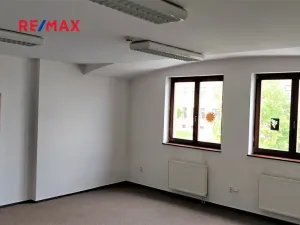 Pronájem obchodního prostoru, Uherský Brod, Mariánské nám., 36 m2