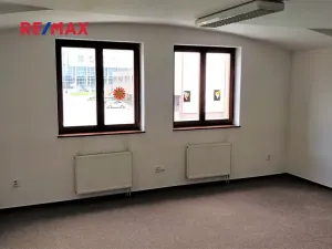 Pronájem obchodního prostoru, Uherský Brod, Mariánské nám., 36 m2