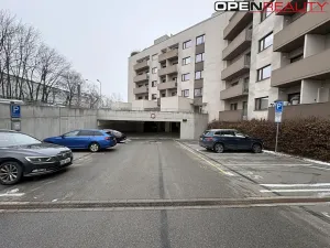 Pronájem garážového stání, Brno, Kigginsova, 12 m2