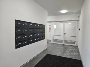 Pronájem bytu 1+kk, Praha - Velká Chuchle, Na hvězdárně, 35 m2