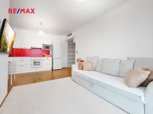 Pronájem bytu 2+kk, Praha - Žižkov, Ke kapslovně, 64 m2