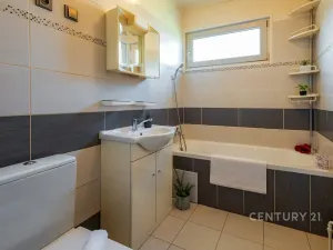 Prodej rodinného domu, Vroutek, Na Hůrce, 140 m2