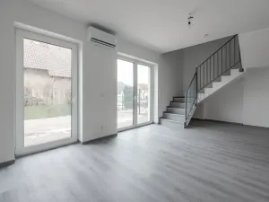 Prodej bytu 3+kk, Skorkov - Podbrahy, 90 m2