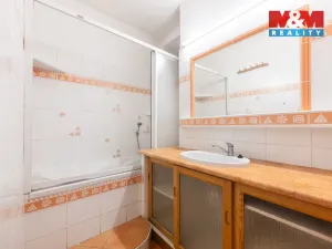 Prodej bytu 2+1, Holešov, nám. Svobody, 60 m2