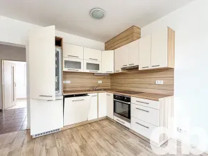 Pronájem bytu 2+kk, Karlovy Vary, Na Rolavě, 43 m2