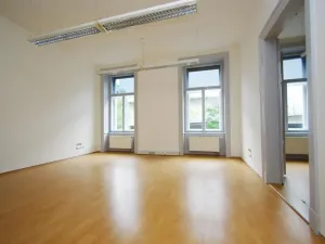 Pronájem kanceláře, Praha - Smíchov, Štefánikova, 70 m2