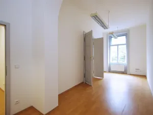 Pronájem kanceláře, Praha - Smíchov, Štefánikova, 70 m2