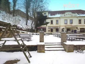 Prodej podílu restaurace, Mimoň, Nádražní, 1100 m2