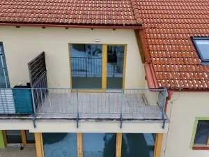 Pronájem bytu 1+kk, Holubice, 29 m2