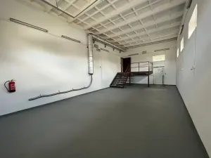 Prodej výrobních prostor, Praha - Horní Počernice, Komárovská, 210 m2