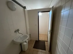 Pronájem výrobních prostor, Praha - Horní Počernice, Komárovská, 210 m2