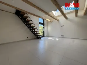 Pronájem atypického bytu, Klášterec nad Ohří, Chomutovská, 53 m2