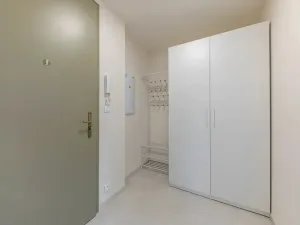 Pronájem bytu 1+kk, Praha - Bubeneč, Veletržní, 29 m2
