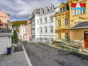 Prodej bytu 3+kk, Karlovy Vary, Zámecký vrch, 72 m2