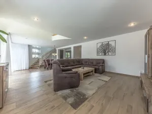 Prodej rodinného domu, Praha - Klánovice, Jeníkovická, 260 m2