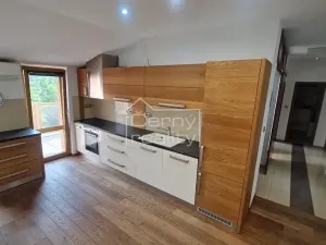 Pronájem bytu 4+kk, Pardubice, V Ráji, 350 m2