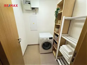 Pronájem bytu 4+kk, Praha - Žižkov, Ke kapslovně, 156 m2