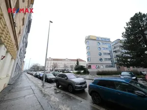 Pronájem bytu 2+kk, Praha - Libeň, Chlumčanského, 34 m2
