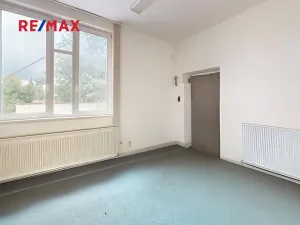 Pronájem skladu, Pardubice, Bohdanečská, 390 m2